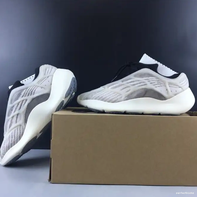 Yeezy White Adidas Boost 700 Ash V3 EF9897 0506